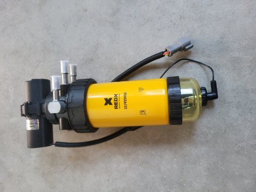 Podávací čerpadlo včetně filtru - JCB
